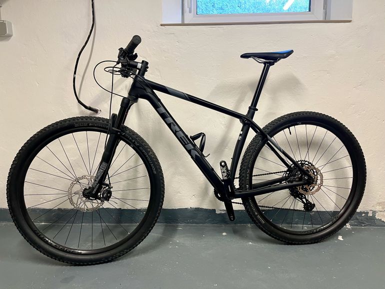 Used Trek Procaliber 9.6 2019 2019 Mountainbike, Black, 27.5, 29 — image 2 of 5