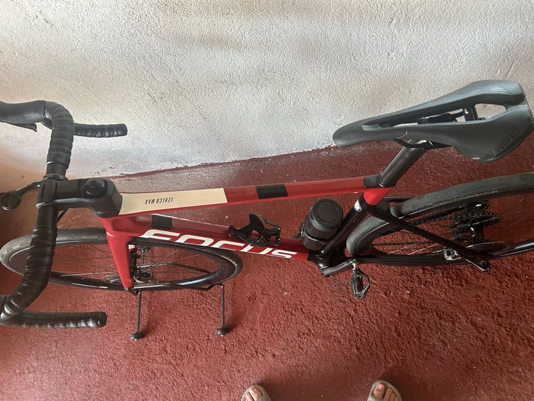 Used Focus IZALCO MAX DISC 9.6 2021 2021 Road & Gravel, Rot — image 7 of 7
