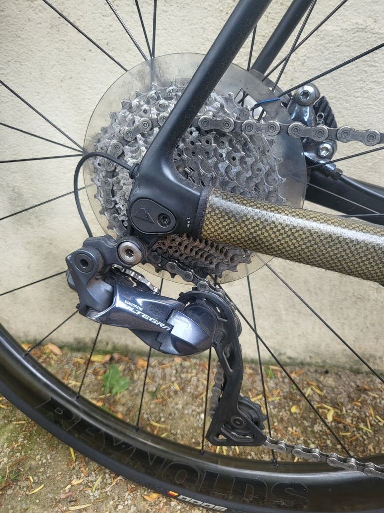 Used Canyon Endurace CF SL Disc 8.0 Aero Di2 2021 2021 Road & Gravel — image 5 of 9