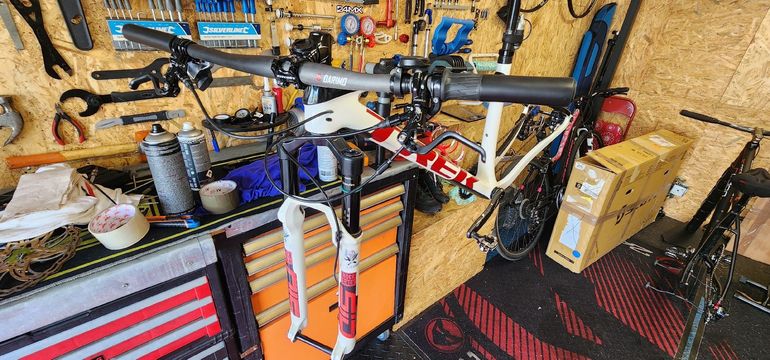 Used Trek Procaliber SRAM X01 Eagle AXS 2024 Mountainbike, Bianco — image 4 of 4