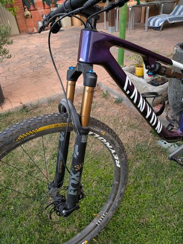 Gebrauchtes Canyon lux cfr Custom SRAM GX Eagle AXS 2025 Mountainbike, Violett, 29 — Bild 11 von 23