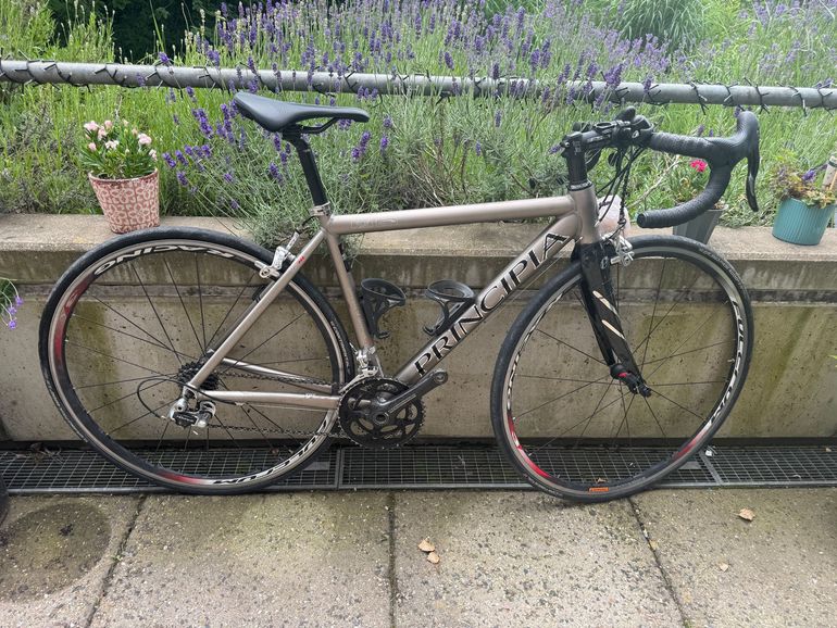 Used Principia Principia Custom Campagnolo Centaur 2011 Road & Gravel, Light Gray — image 1 of 17