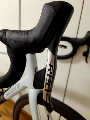 Used Scott Addict RC SRAM Red eTap AXS 2025 Road & Gravel, White — image 8 of 8