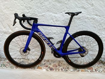 Used Giant Propel Advanced 1 2024 2024 Road & Gravel, Blue — image 2 of 5