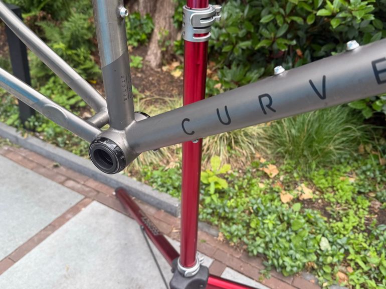 Used Curve Belgie DISC - Red AXS 2 x 12 2023 Frameset 2023 Road & Gravel — image 2 of 5