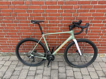 Used Orbea TERRA H30 2024 2024 Road & Gravel, Green — image 2 of 8