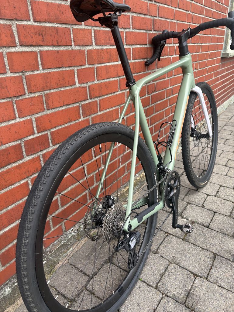 Used Orbea TERRA H30 2024 2024 Road & Gravel, Green — image 3 of 8