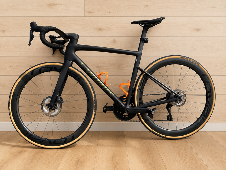 Used Specialized Tarmac Shimano Ultegra Di2 2026 Road & Gravel, Green — image 1 of 3