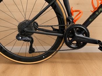 Used Specialized Tarmac Shimano Ultegra Di2 2026 Road & Gravel, Green — image 2 of 3