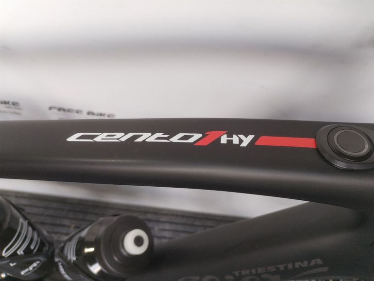 Used Wilier Cento1 Hybrid SHIMANO ULTEGRA 8020 2023 2023 Road & Gravel, Black — image 4 of 13