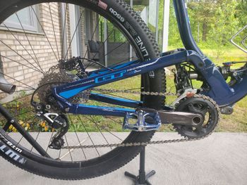 Used GT Helion Elite GTw 2017 2017 Mountainbike, Azul — image 3 of 9