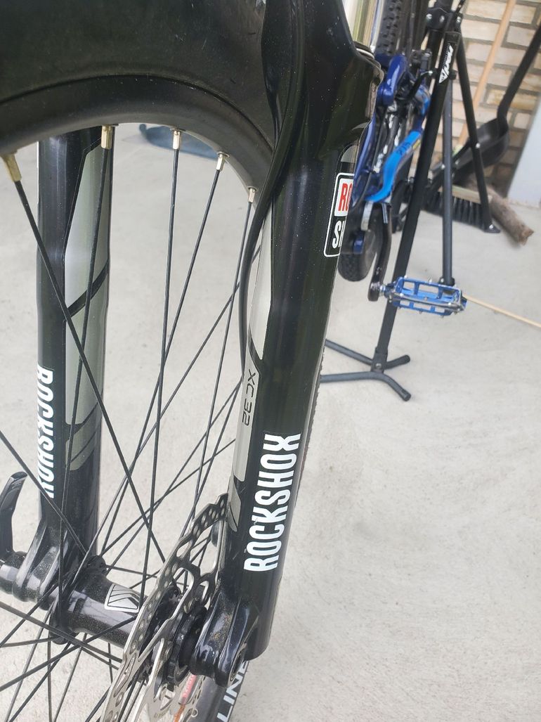 Used GT Helion Elite GTw 2017 2017 Mountainbike, Azul — image 7 of 9