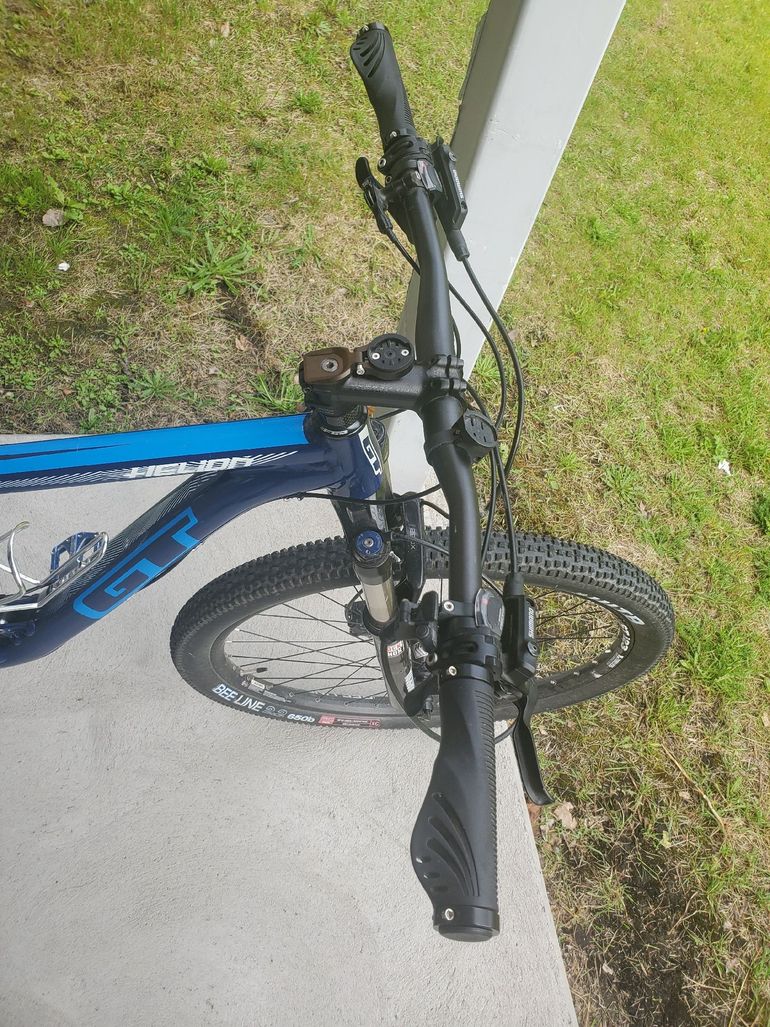 Used GT Helion Elite GTw 2017 2017 Mountainbike, Azul — image 6 of 9