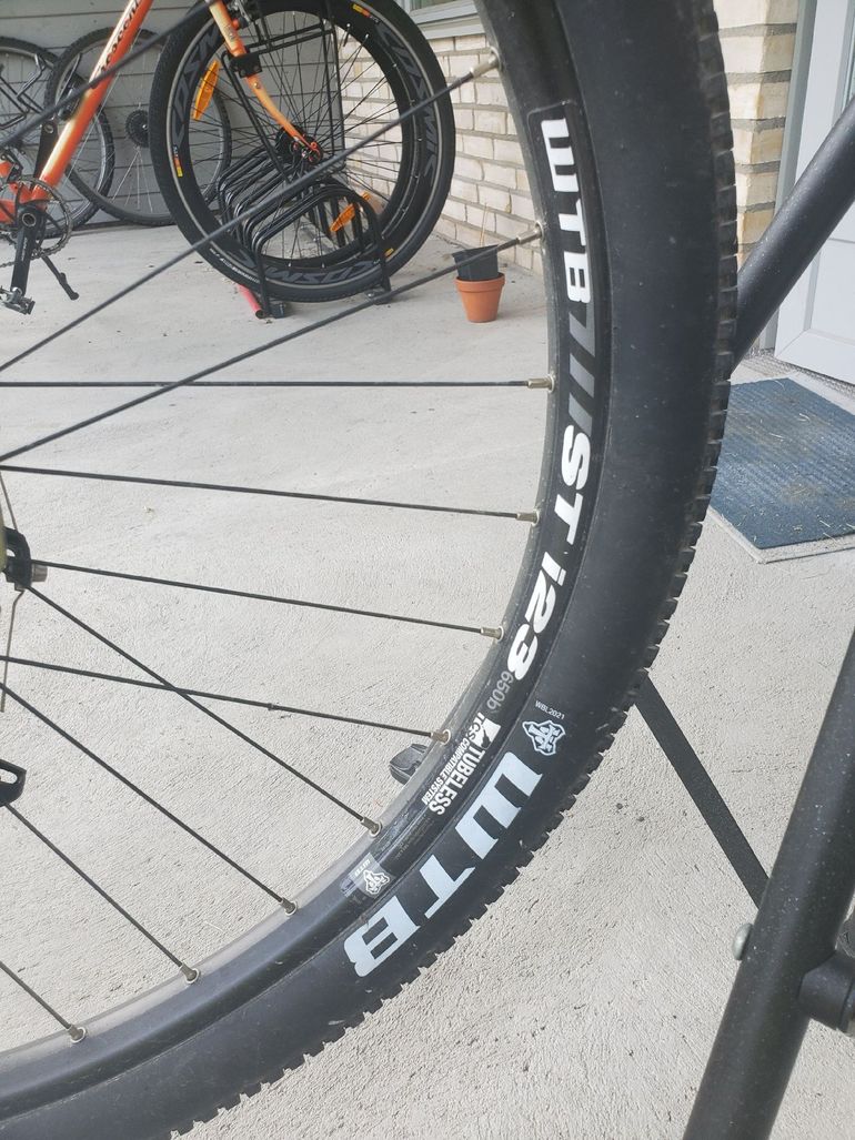 Used GT Helion Elite GTw 2017 2017 Mountainbike, Azul — image 9 of 9
