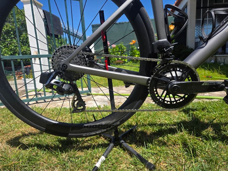 Used Scott Addict SRAM Force eTap AXS 2026 Road & Gravel — image 3 of 6