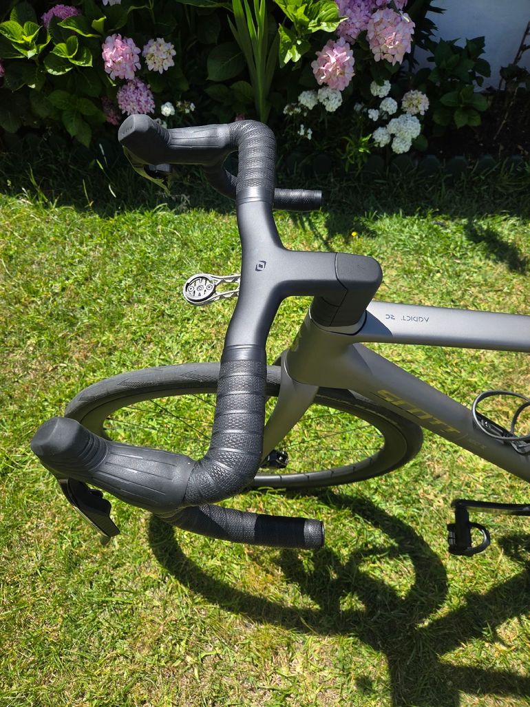 Used Scott Addict SRAM Force eTap AXS 2026 Road & Gravel — image 4 of 6