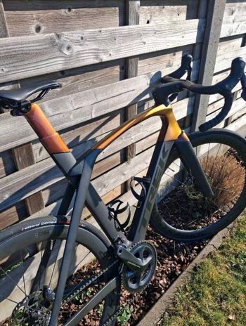 Used Trek Madone Shimano Ultegra 2022 Road & Gravel — image 3 of 4