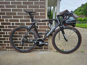 Used Giant TCR Advanced 1 2016 2016 Road & Gravel, Black — image 1 of 7