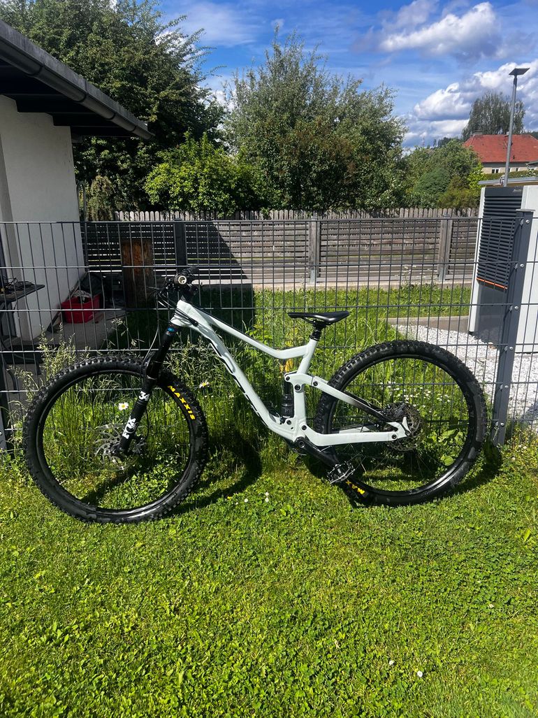 Used Scott Contessa Genius 910 2020 2020 Mountainbike, Light Gray, 29 — image 1 of 4