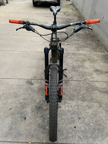 Used Santa Cruz Megatower S / Carbon C 2024 2024 Mountainbike, Light Gray, 29 — image 4 of 5