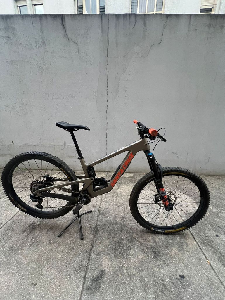 Used Santa Cruz Megatower S / Carbon C 2024 2024 Mountainbike, Light Gray, 29 — image 1 of 5