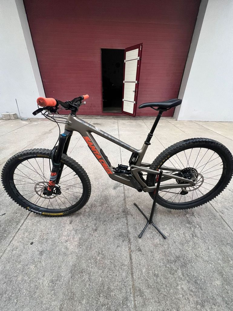 Used Santa Cruz Megatower S / Carbon C 2024 2024 Mountainbike, Light Gray, 29 — image 2 of 5