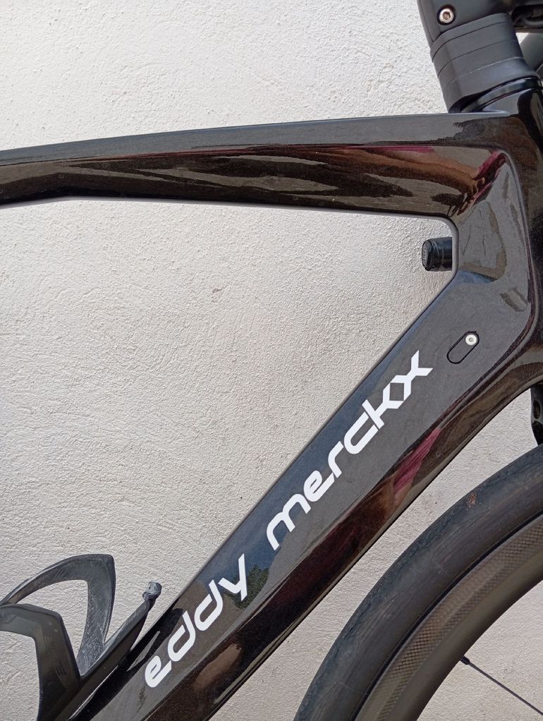 Used Eddy Merckx SanRemo76 — Shimano Ultegra Di2 2020 2020 Road & Gravel, Black — image 4 of 10