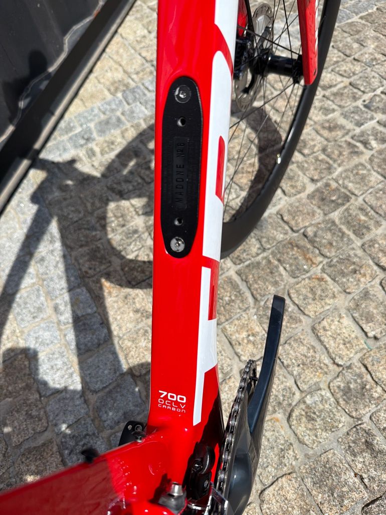 Used Trek Madone SLR 6 Disc 2019 2019 Road & Gravel — image 11 of 13