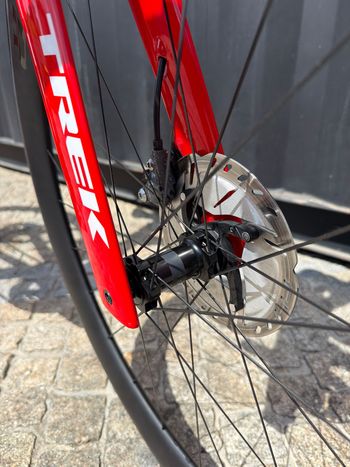 Used Trek Madone SLR 6 Disc 2019 2019 Road & Gravel — image 7 of 13