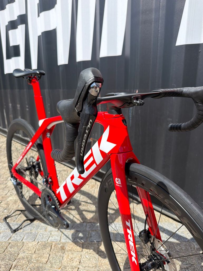 Used Trek Madone SLR 6 Disc 2019 2019 Road & Gravel — image 6 of 13