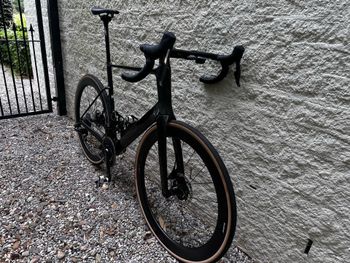 Used Factor Ostro SRAM Force eTap AXS 2025 Road & Gravel — image 2 of 9