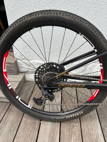 Used Specialized Epic Comp 2023 2023 Mountainbike, Black, 29 — image 3 of 8