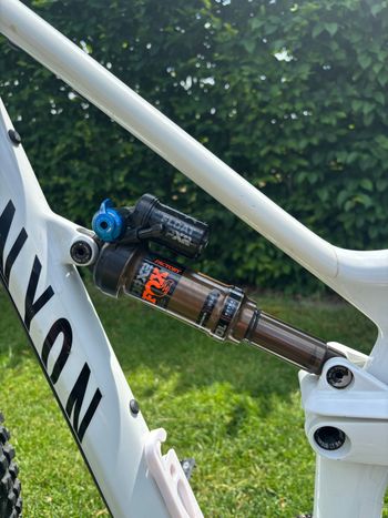 Used Canyon Spectral WMN CF 7.0 2020 2020 Mountainbike, White, 27.5 — image 5 of 7