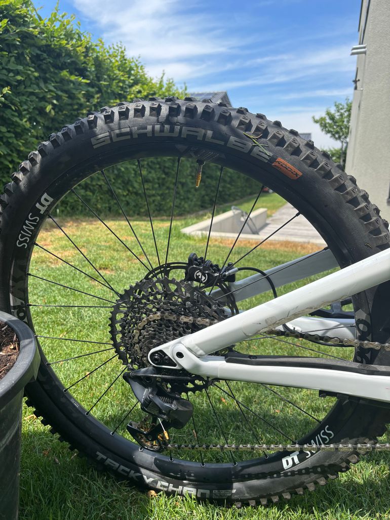 Used Canyon Spectral WMN CF 7.0 2020 2020 Mountainbike, White, 27.5 — image 7 of 7