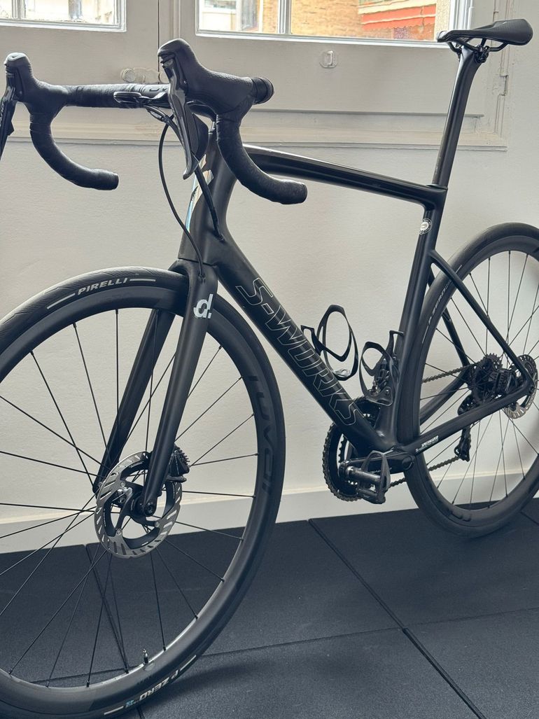 Used Specialized S-Works Tarmac SL6 Disc - Dura Ace Di2 2019 2019 Road & Gravel — image 2 of 23