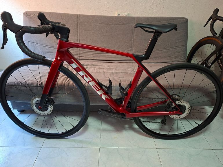 Used Trek Madone SL 5 Gen 8 2026 2026 Road & Gravel — image 2 of 8