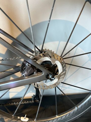 Scott Addict RC 10 2025 2025 Road & Gravel usato, Nero — immagine 9 di 12
