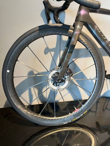 Scott Addict RC 10 2025 2025 Road & Gravel usato, Nero — immagine 7 di 12