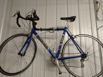 Used Trek 2200 2004 2004 Road & Gravel