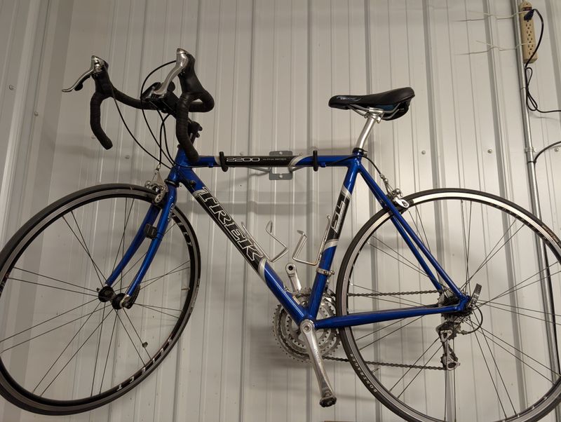 Used Trek 2200 2004 2004 Road & Gravel