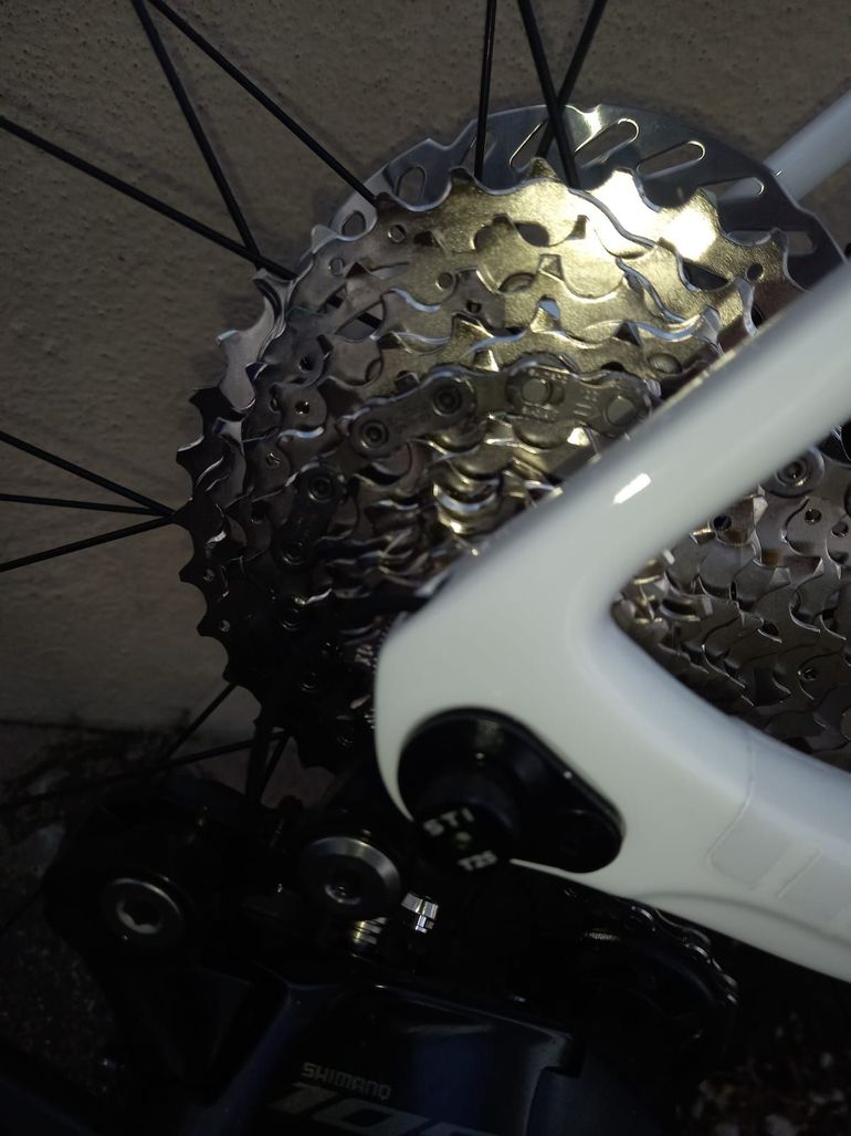Used Basso Astra - Gr. 58 - Neu - 105 Di2 - Fulcrum Wind 42 Mm 2026 Road & Gravel, White — image 3 of 7