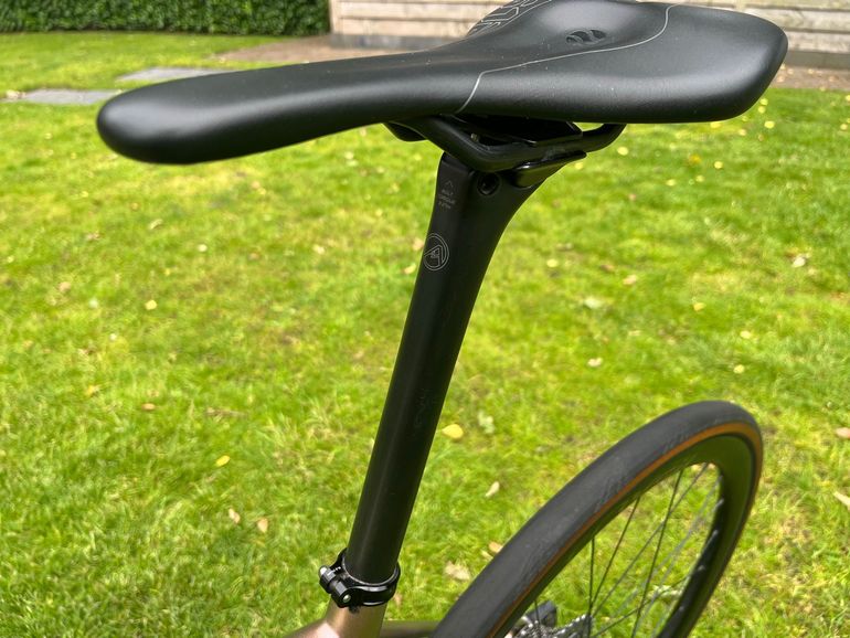 Used Specialized S-Works Aethos - SRAM Red eTap AXS 2021 2021 Road & Gravel — image 6 of 8