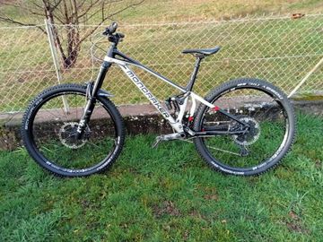 Używany Mondraker Superfoxy R 2021 2021 Mountainbike — zdjęcie 4 z 16