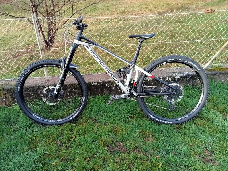 Używany Mondraker Superfoxy R 2021 2021 Mountainbike — zdjęcie 4 z 16