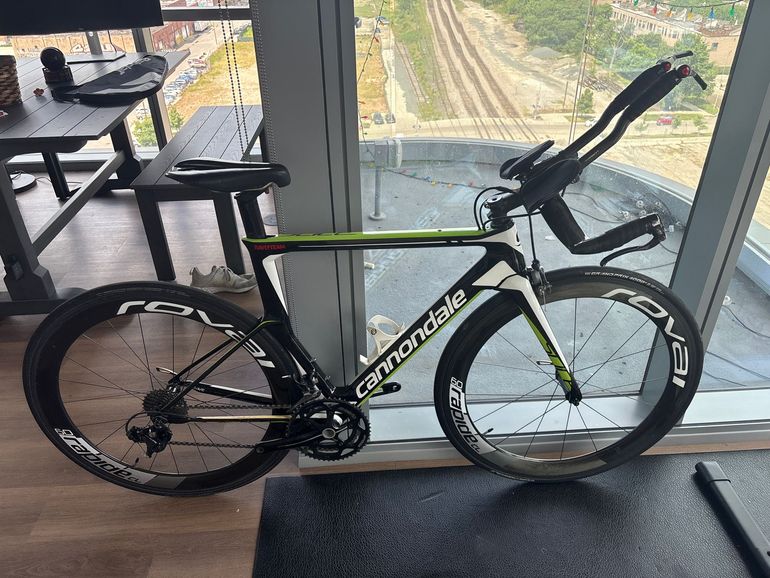 Used Cannondale Slice 105 2017 2017 Road & Gravel, Black — image 1 of 3