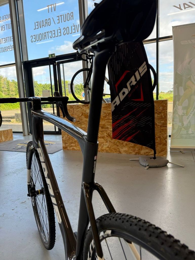 Used Adris Adris Custom Shimano GRX 2025 Road & Gravel — image 2 of 5