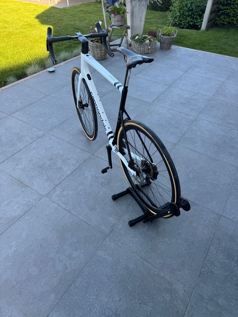 Used Cannondale SuperSix EVO Shimano 105 Di2 2024 Road & Gravel, Bianco — image 4 of 7