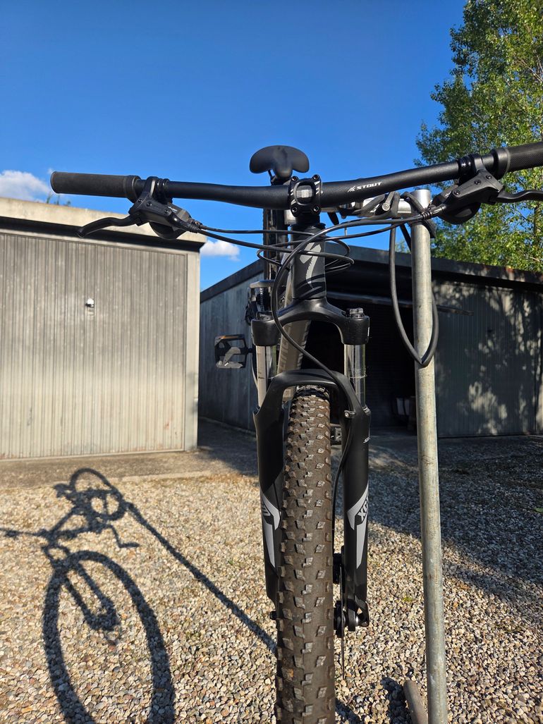 Used Specialized Rockhopper Sport 29 2022 2022 Mountainbike — image 3 of 9