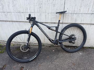 Orbea OIZ M LTD 2025 2025 Mountainbike usato, Nero — immagine 2 di 17