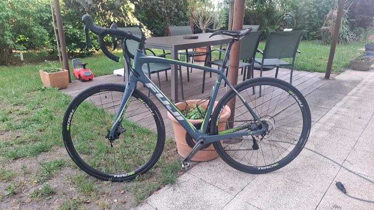 Used Fuji Velo FUJI  GRAN FUNDO 2.1 Année 2016 2016 Road & Gravel, Green — image 1 of 11